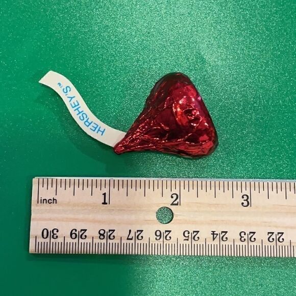 Vintage 1996 Hallmark Red Hershey’s Kiss Brooch - Picture 3 of 5